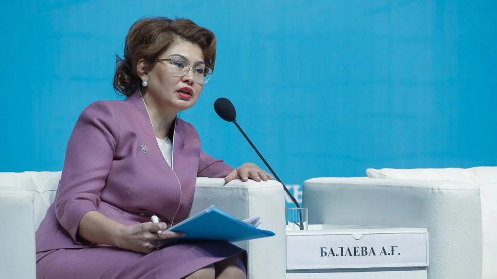 Глава Минкультуры поздравила работников театров