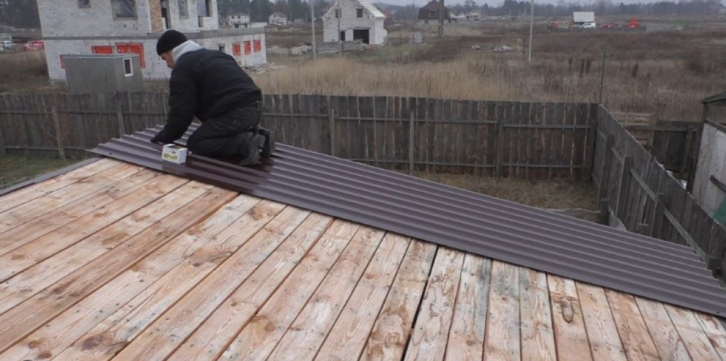 Выбираем уклон для кровли из профнастила