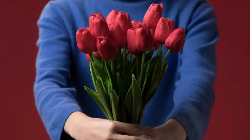 Сколько казахстанцы готовы потратить на 8 марта