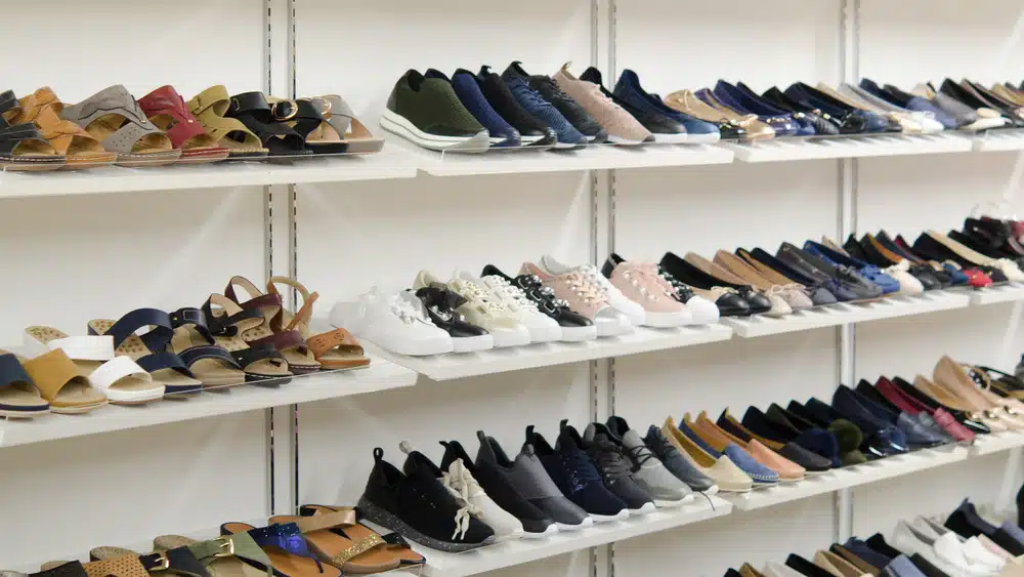 Минпромышленности РК планирует внести изменения в правила маркировки обуви. Что изменится