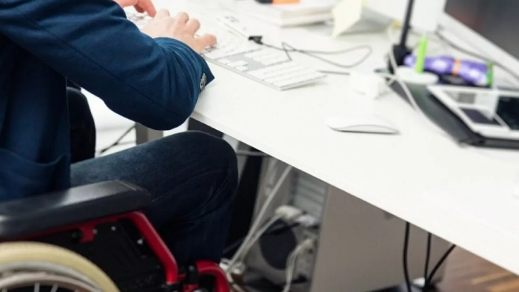 Какие льготы применяются для работников с ограниченными возможностями в РК