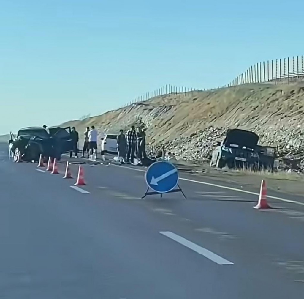 На трассе Караганда – Балхаш произошло ДТП: пострадали два человека