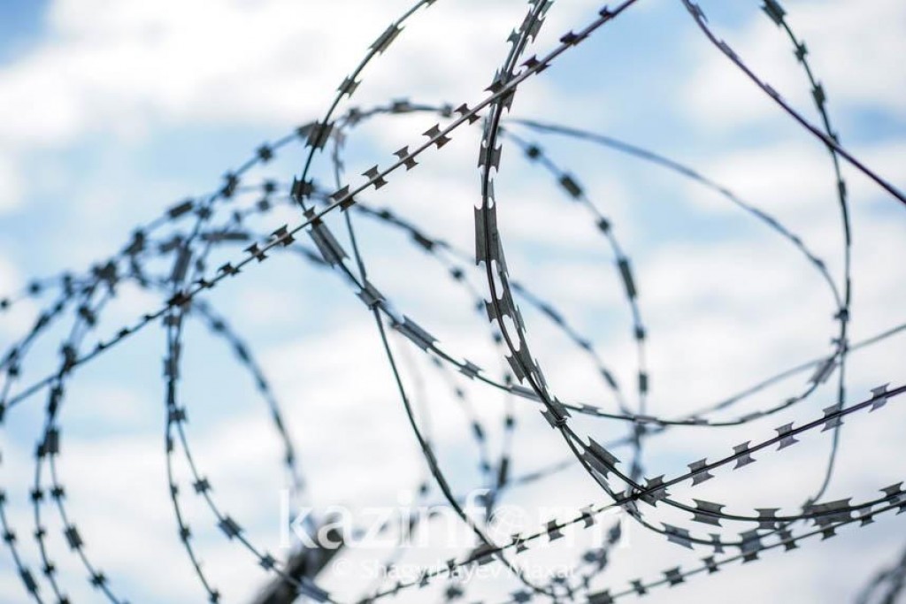 Казахстан ратифицировал договор с Узбекистаном о передаче осужденных лиц