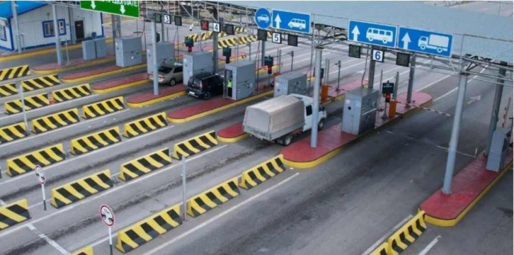 Какие дороги станут платными в Казахстане в этом году