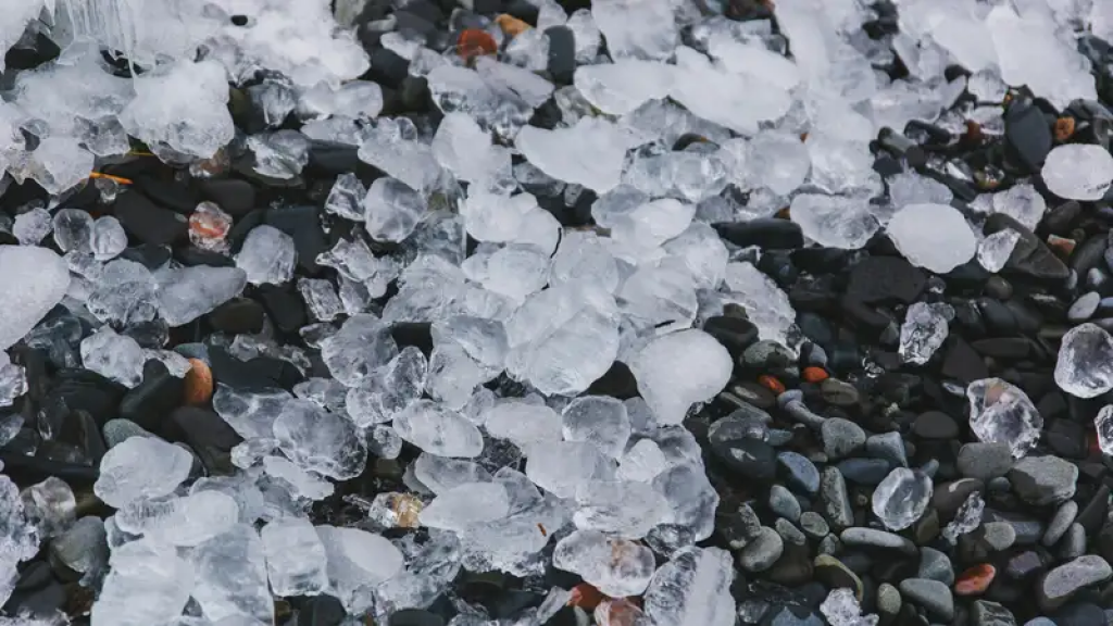 Сильные дожди, очаговый град и 40-градусная жара ожидаются в Казахстане