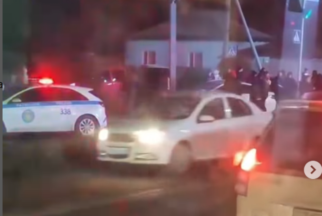 Массовое ДТП произошло в Караганде на центральном проспекте