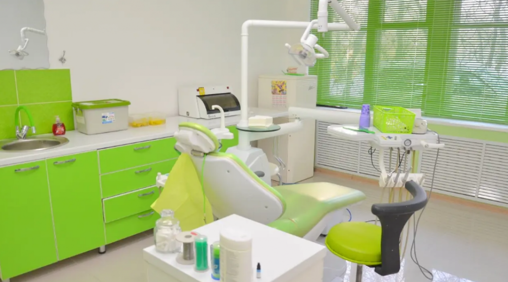 Выдачу лицензий и контроль за работой стоматологических клиник планируют ужесточить в Казахстане