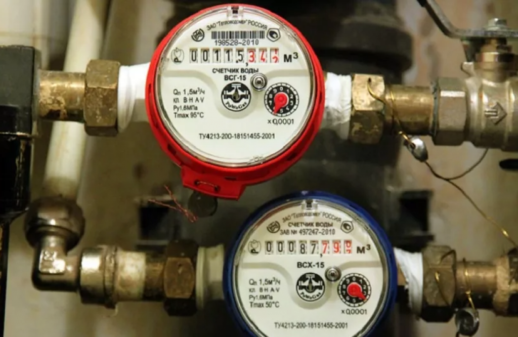 Карагандинцам напоминают о поверке счётчиков горячей воды