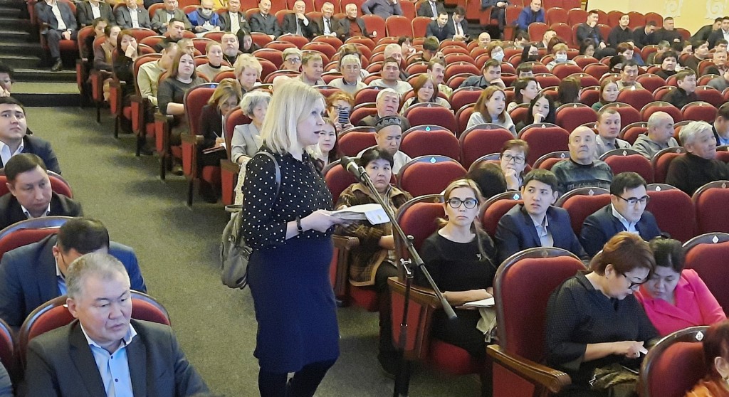 Мусорный район: жители Узенки и ЖБИ пожаловались на отсутствие мусорных площадок акиму области