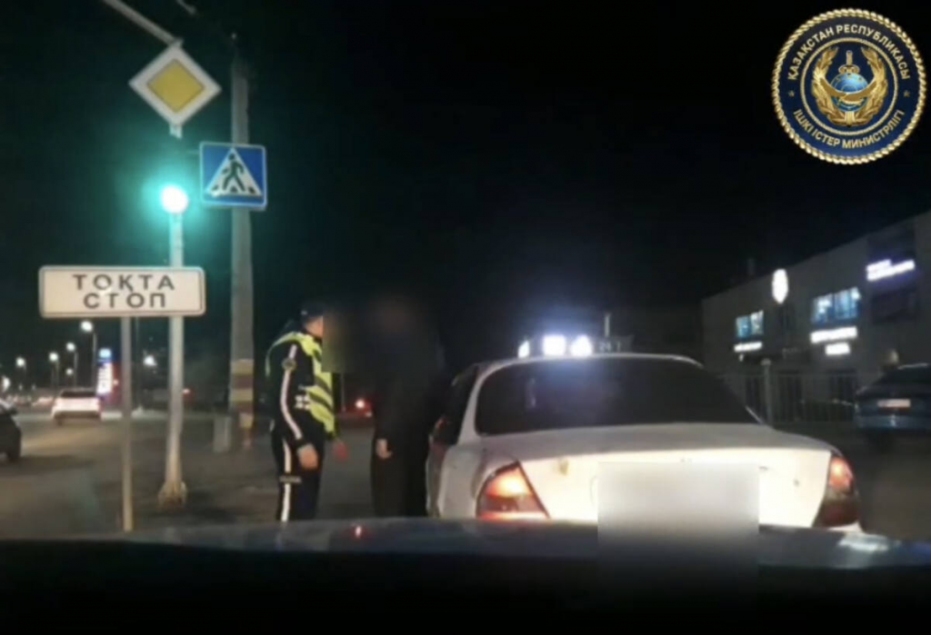 Пьяный водитель отправился под арест на 20 суток в Караганде