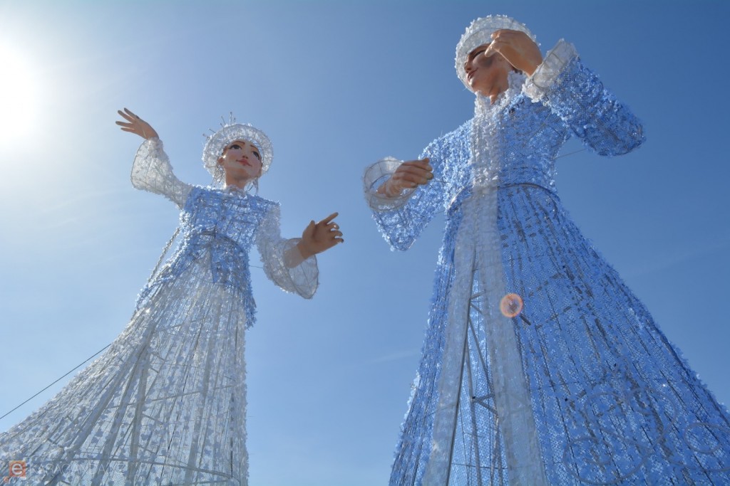 В Центральном парке Караганды после Наурыза оставят фигуры Козы Корпеш и Баян сулу