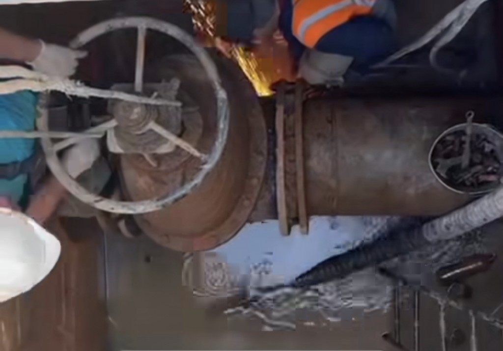 Аварийные работы на водоводе N6 в Караганде завершили