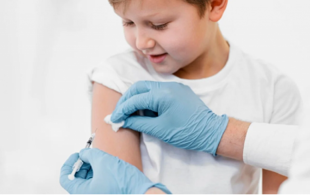 Мальчиков начнут вакцинировать от ВПЧ с 2026 года в Казахстане