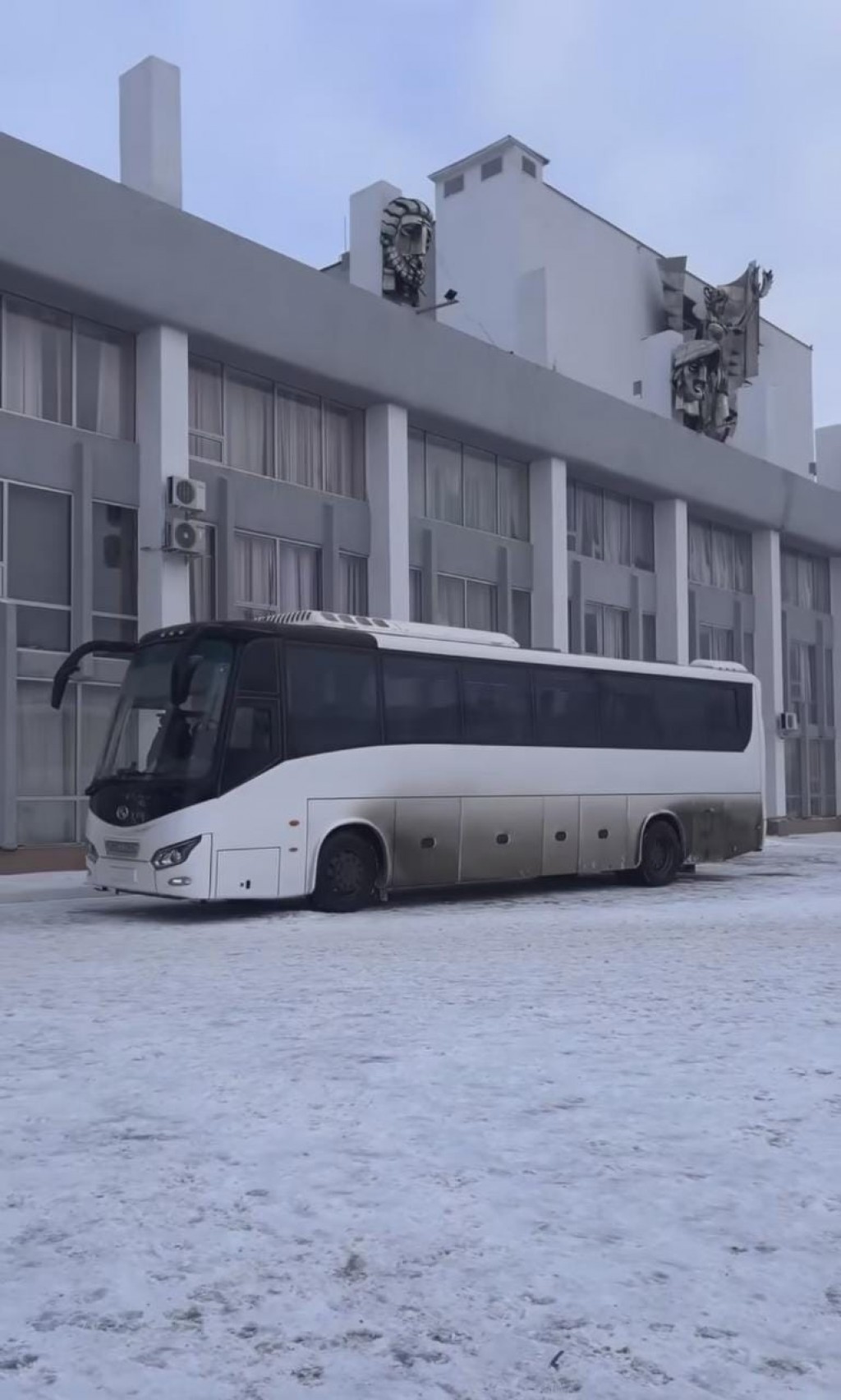 Новогодний сюрприз: у темиртауского Дворца культуры появился собственный автобус