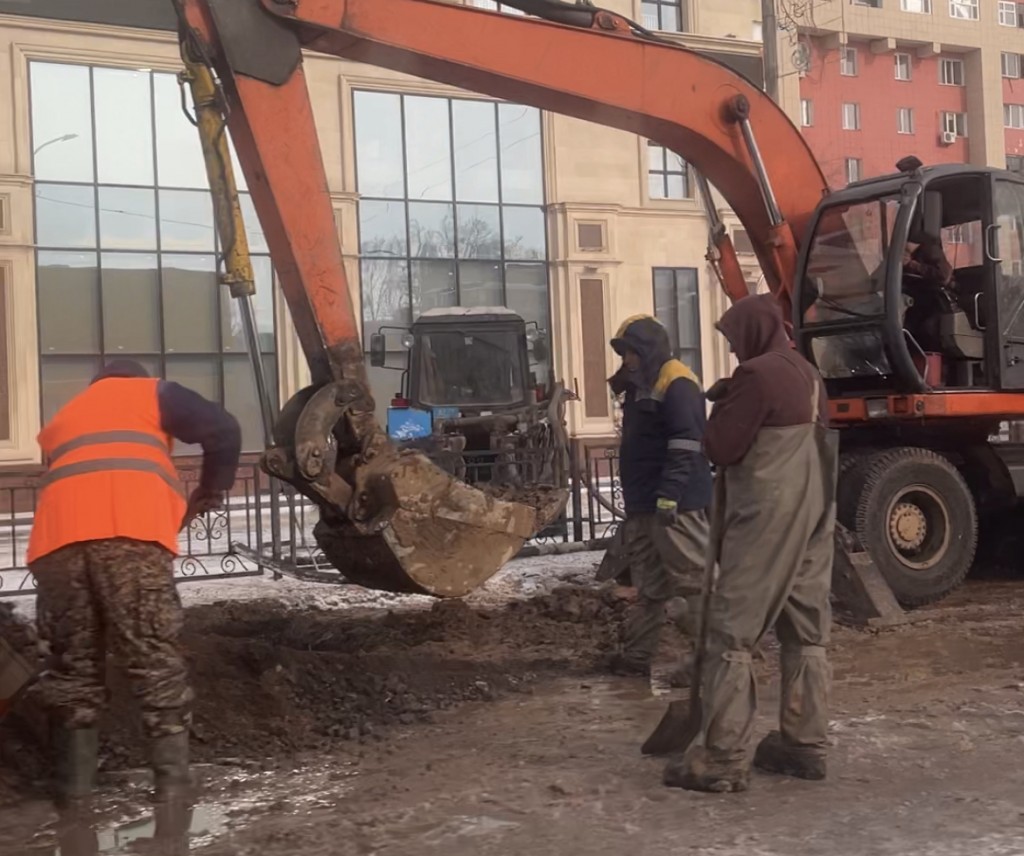 Большую водопроводную аварию в Караганде ликвидировали только к утру