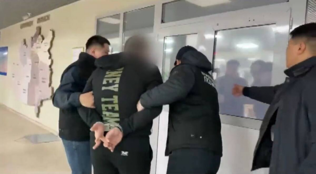 Ол кэшке тығылды: 5 жыл бойы іздеуде болған қылмыстық қылмыскер Қарағанды облысында ұсталды