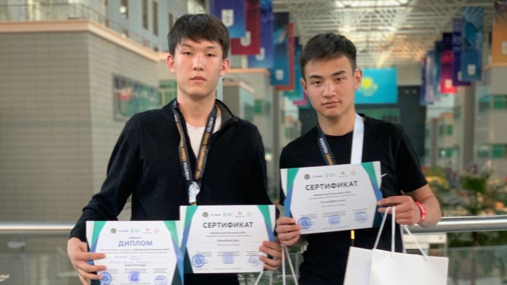Школьники из Осакаровского района одержали победу на международном турнире по робототехнике