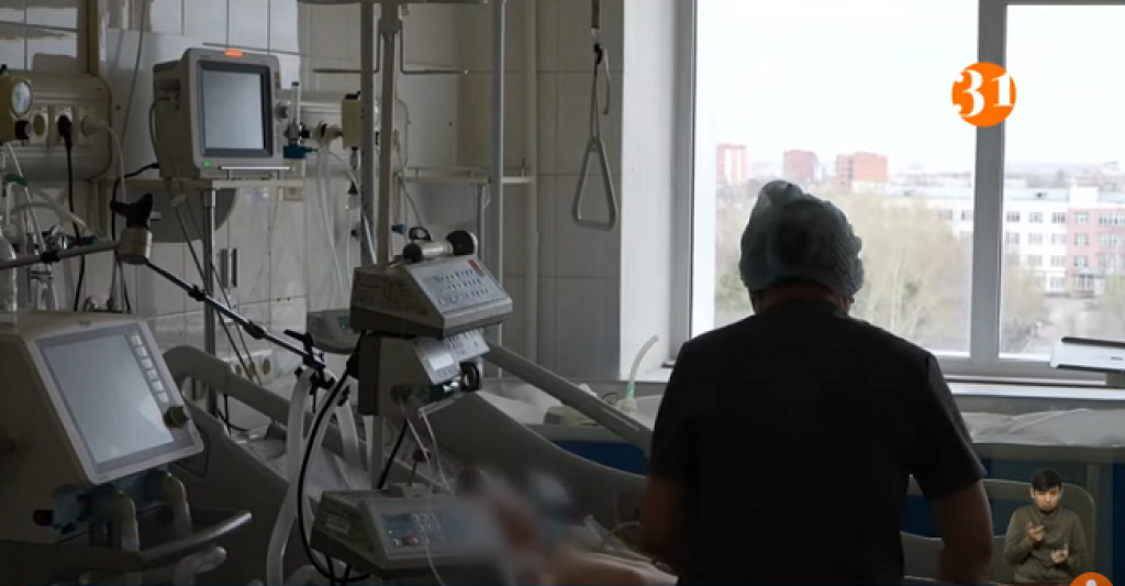 223 случая за год: в Казахстане участились случаи падения детей из окон