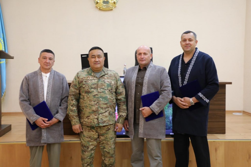 В Карагандинской области проводили на заслуженный отдых трех спасателей