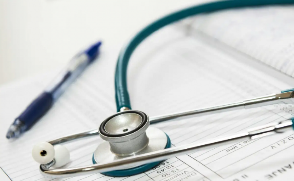 В каких случаях можно вызвать на дом медработника