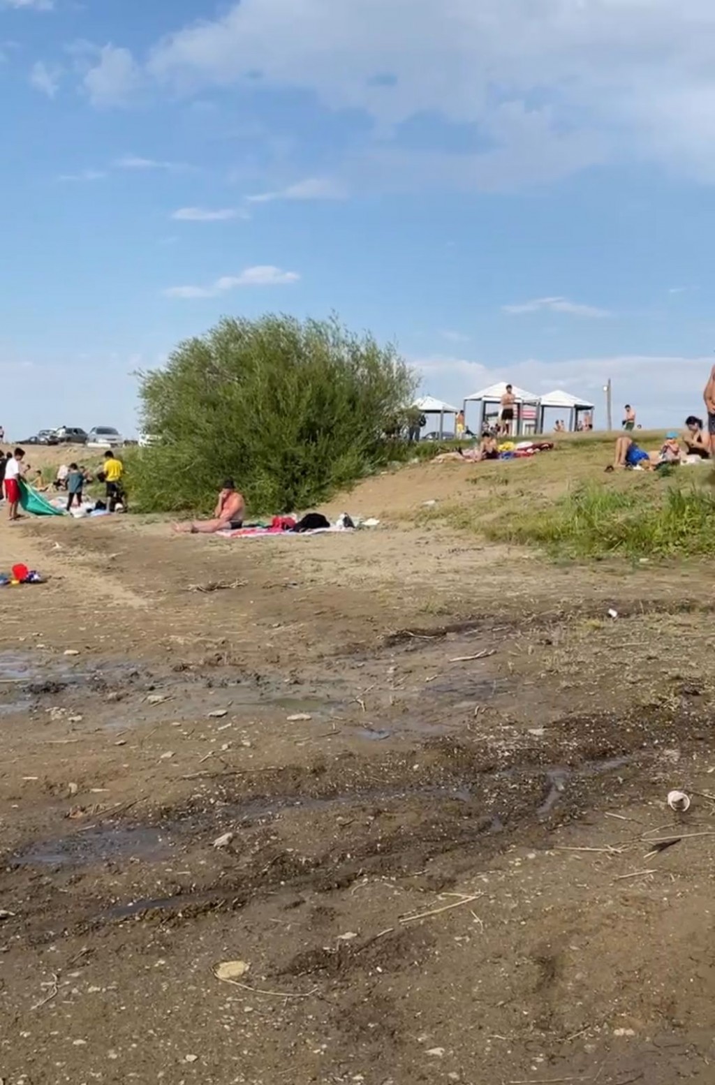 Карагандинцы пожаловались на подозрительные источники воды, бьющие из-под земли на берегу Фёдоровского водохранилища