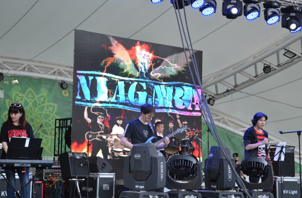 «В этом году даже лучше»: в Караганде прошел молодежный фестиваль «Жастар әлемі»