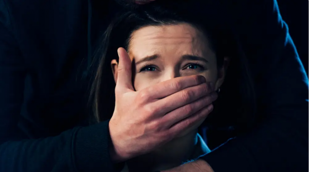 Әдемі жалаңаш жас қыздардың видеосы