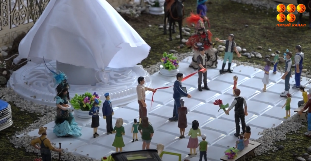 Тематическую инсталляцию в честь Наурыз мейрамы создал житель Караганды Валерий Роголев