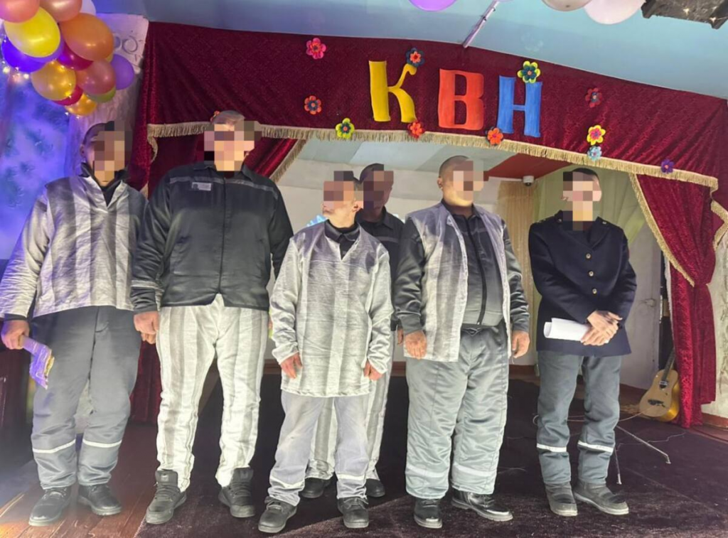 «Утомленные режимом»: отборочный тур игры КВН проходит в карагандинской колонии