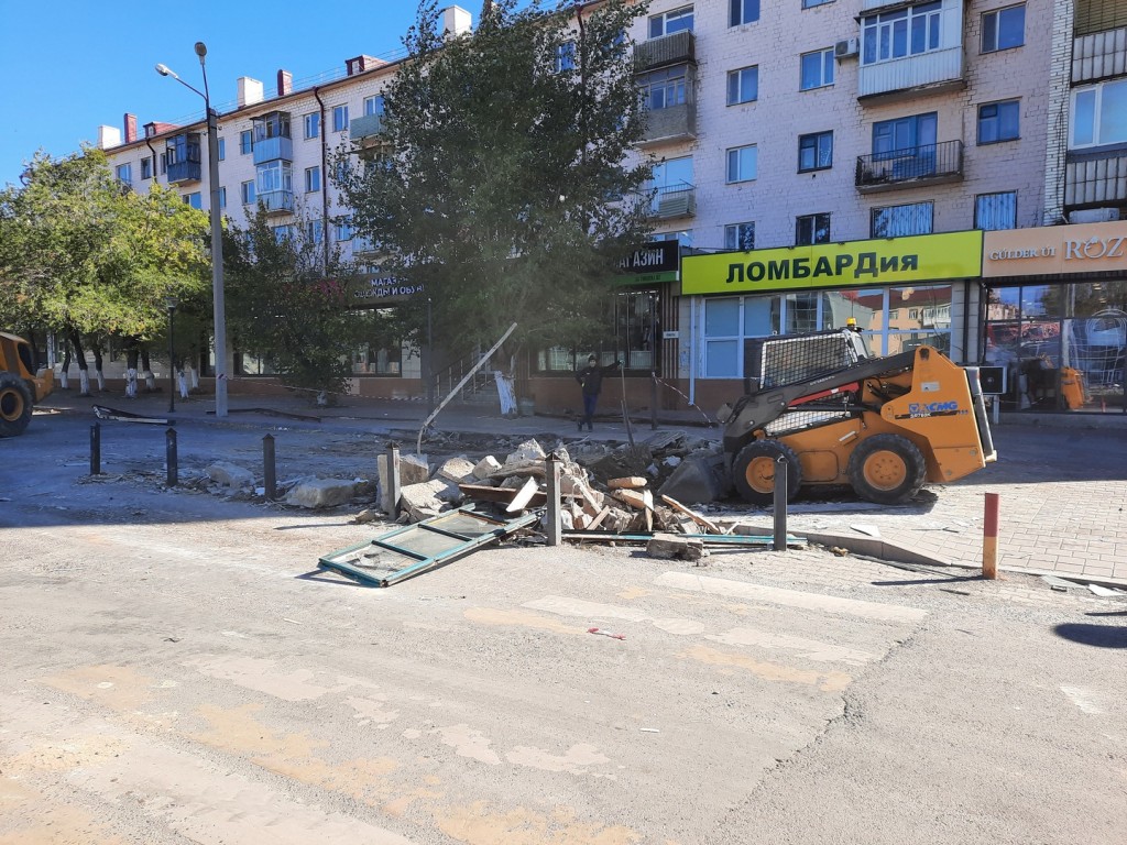 В Караганде снесли знаменитый «пятак» на «Абзале»