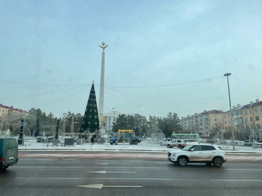 Зажечь главную ёлку готовятся в Караганде. Событие произойдет сегодня