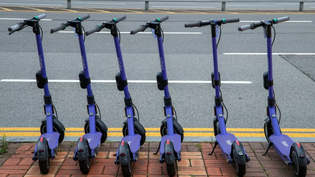 Ограничения на электросамокаты хотят принять в Казахстане