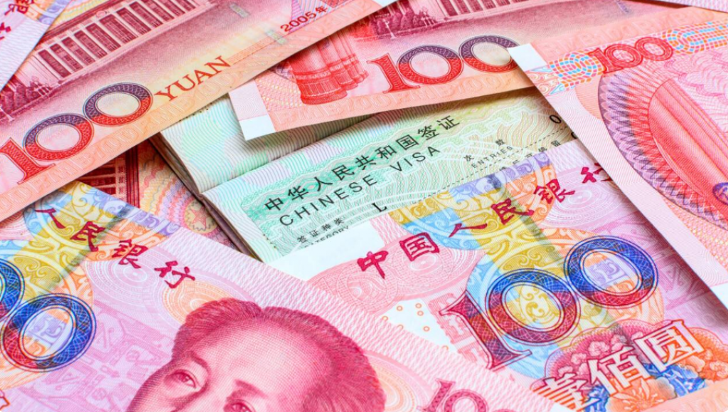 Спрос на китайскую валюту растёт в Казахстане