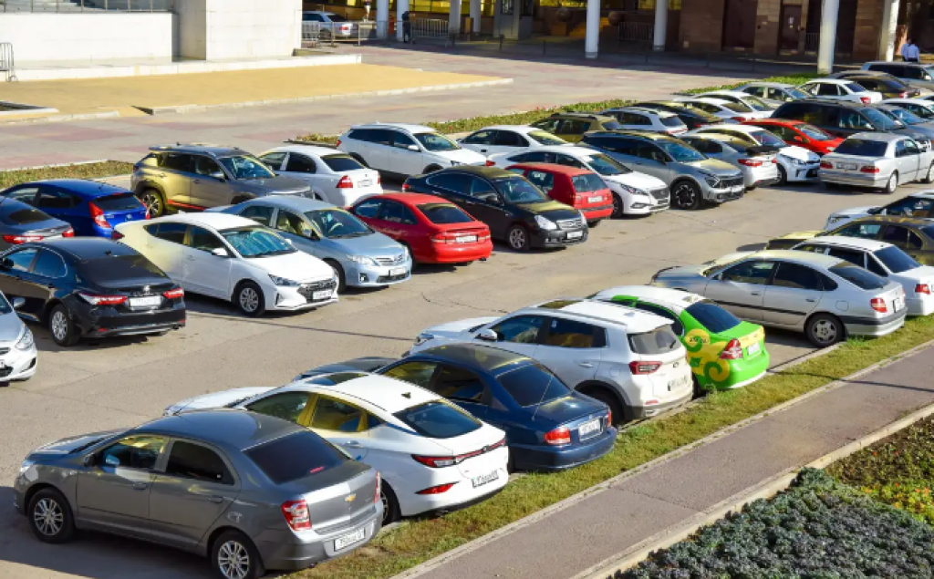 Почти 67% автомобилей в Казахстане старше 10 лет