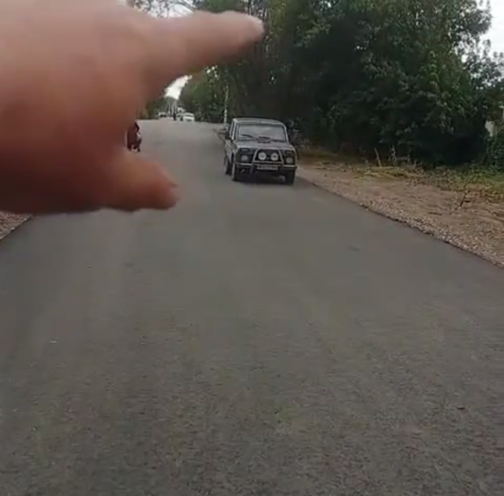 На зауженный местами асфальт пожаловались жители частного сектора Караганды