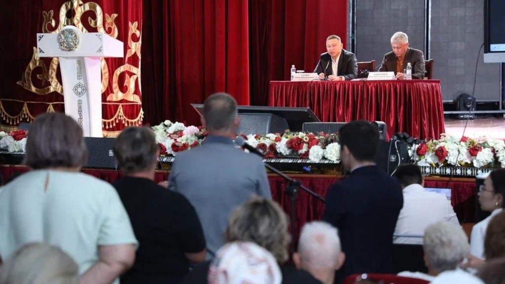 Жители Балхаша обсудили с Ермаганбетом Булекпаевым развитие города