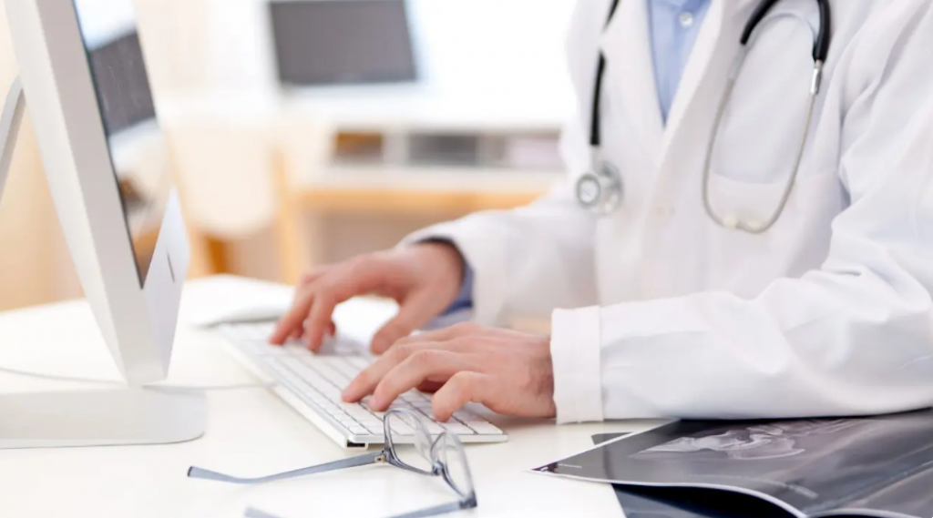 Семь информационных систем в сфере здравоохранения объединят в две – Цифровой штаб