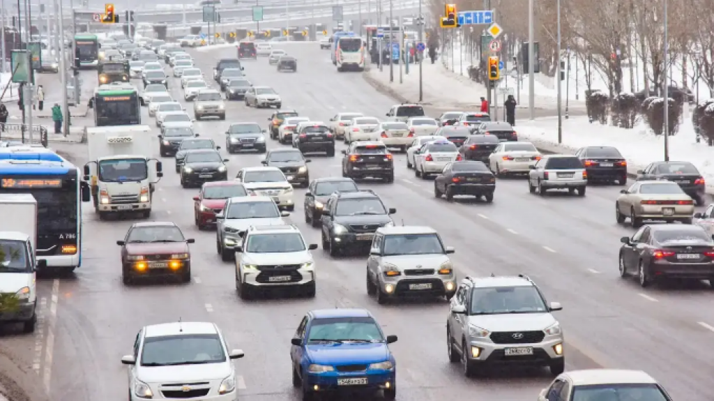 Количество легковых автомобилей выросло в Казахстане