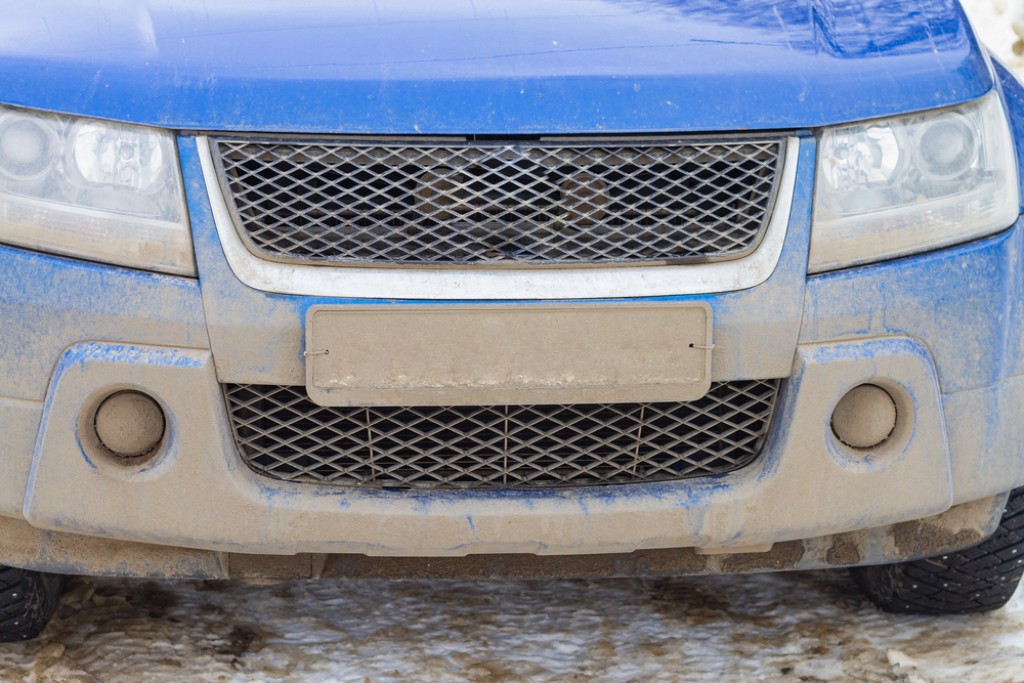 На сколько могут оштрафовать в Казахстане, если номер на автомобиле в грязи