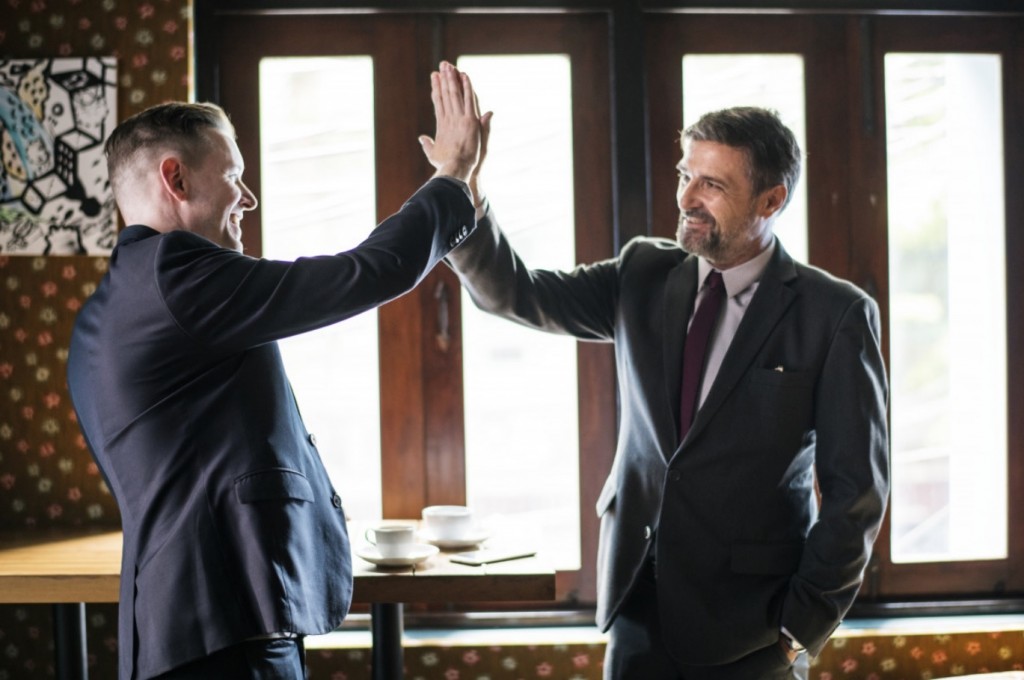 Мужские пиджаки: стиль, комфорт и универсальность