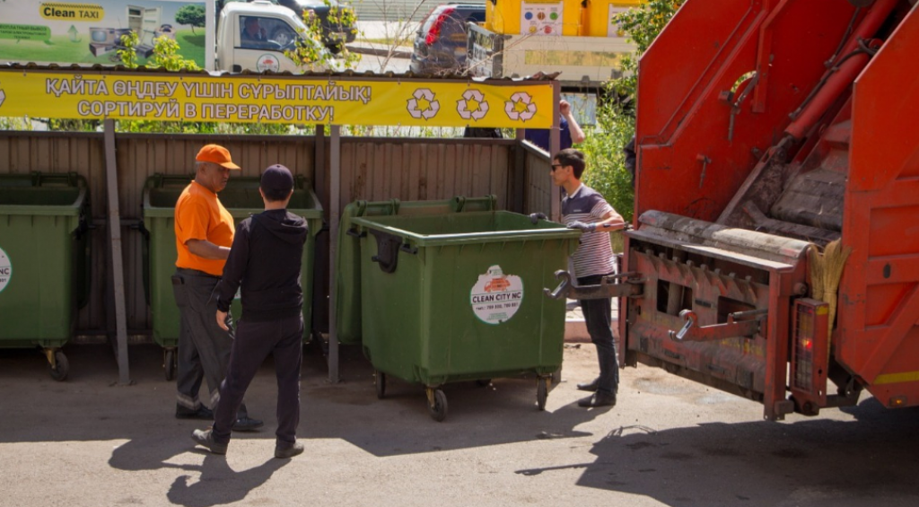 Акиматы обяжут пересматривать тарифы на вывоз мусора как минимум раз в три года