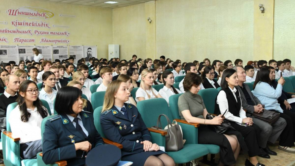 Полиция усиливает профилактику преступности среди подростков Караганды