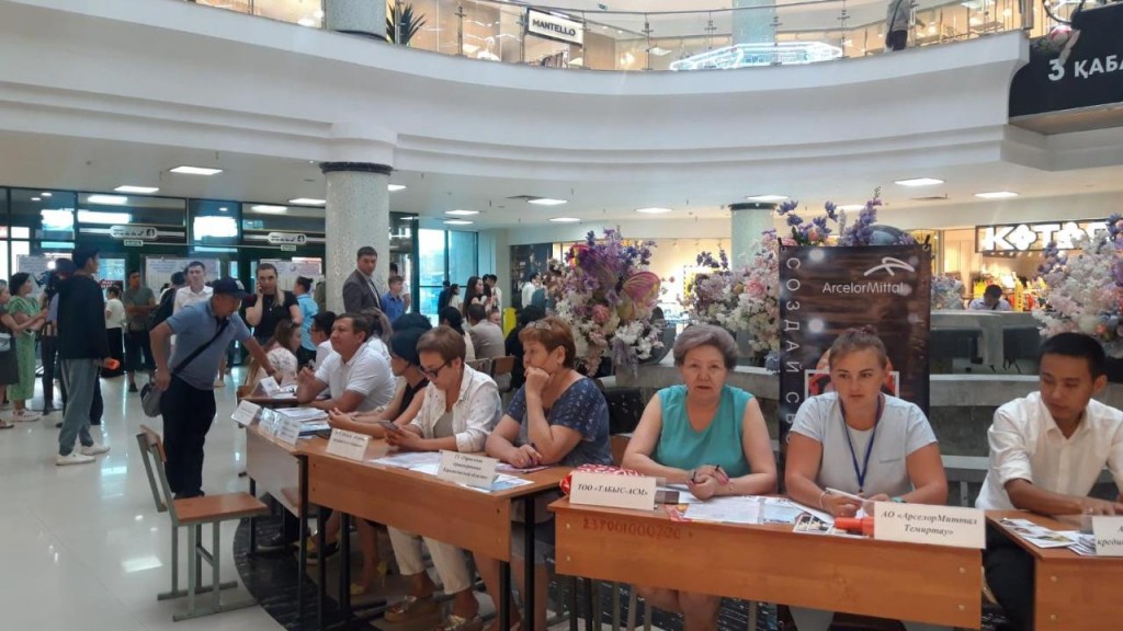 Более 4 тысяч вакансий предложили молодёжи на ярмарке рабочих мест в Карагандинской области