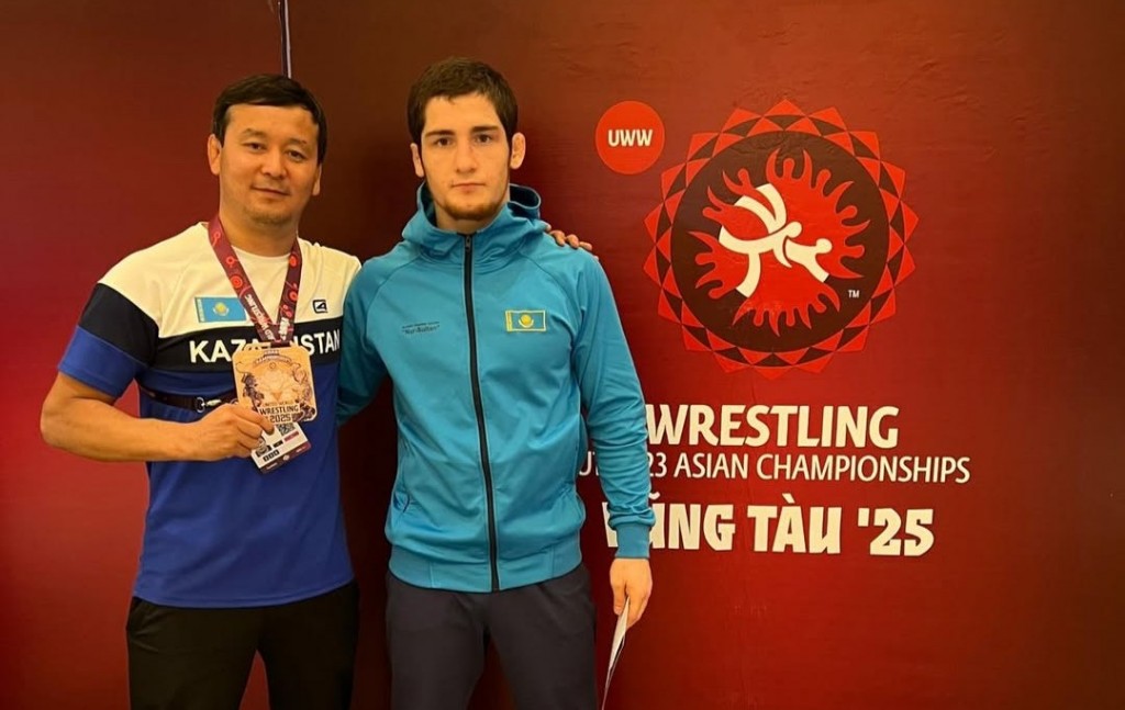 Қарағандылық балуандар Азия чемпионатынан екі қоланы үйлеріне алып барады