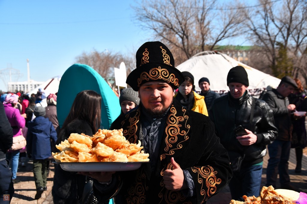 В Центральном парке Караганды готовятся к Наурызу