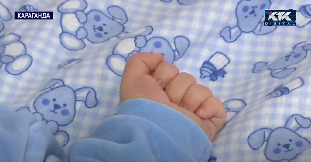 Обвиняемая в продаже двух младенцев сельчанка заявила, что просто отдала их бездетным парам