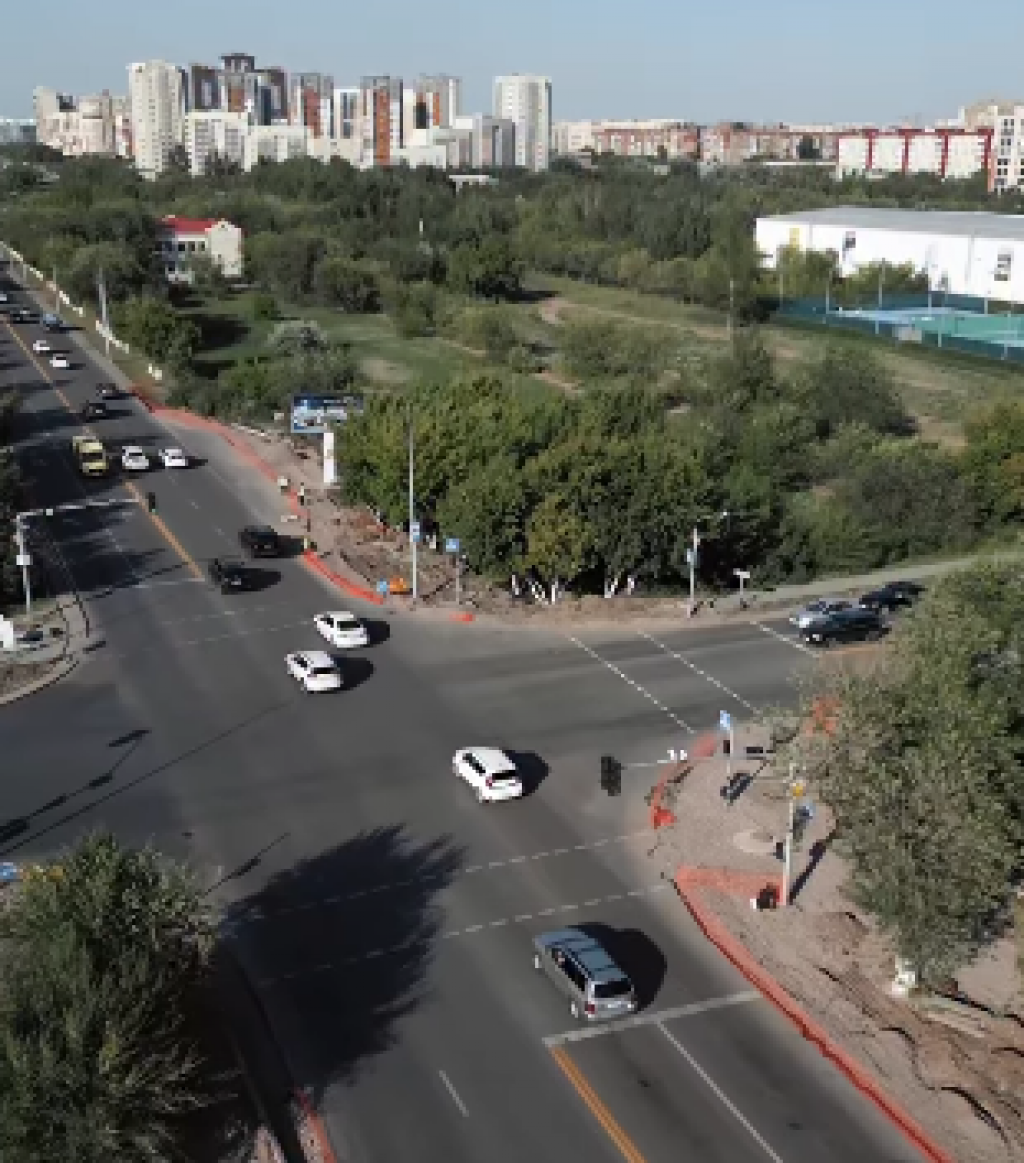 В Караганде на перекрёстке Сарыарка – Шахтёров реконструкция: добавят дополнительную полосу