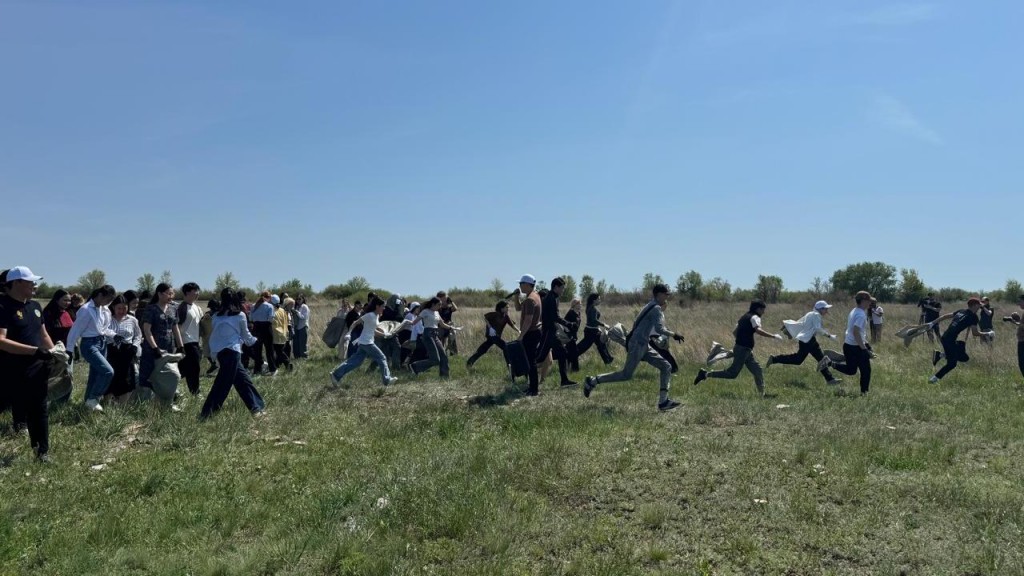 «Таза Қазақстан»: неравнодушные карагандинцы навели порядок на берегу Фёдоровского водохранилища