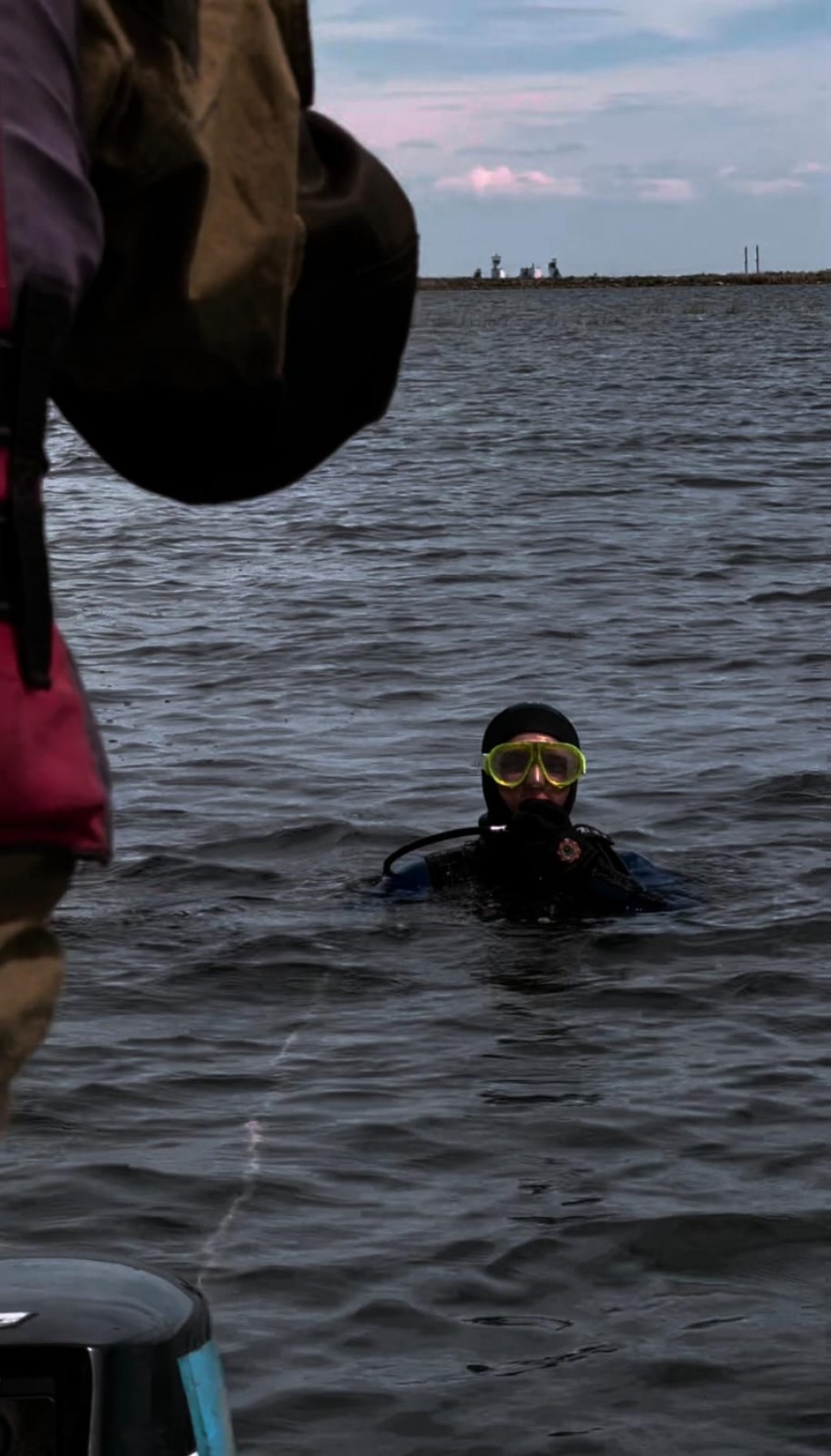 Карагандинские спасатели продолжают поиски двух рыбаков