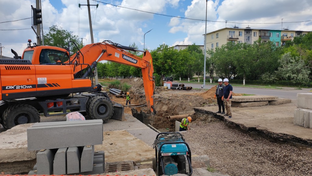 В Темиртау продолжается масштабный ремонт инженерных сетей